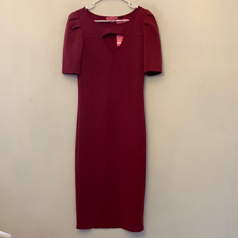 Betsey Johnson burgundy short sleeve cut out dress Size S NWT